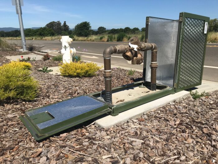 BACKFLOW ENCLOSURE - SINGLE PIECE E1AW-XS INSULATED 12W X 24L X 26H